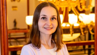 Naistearst Julia Orsi